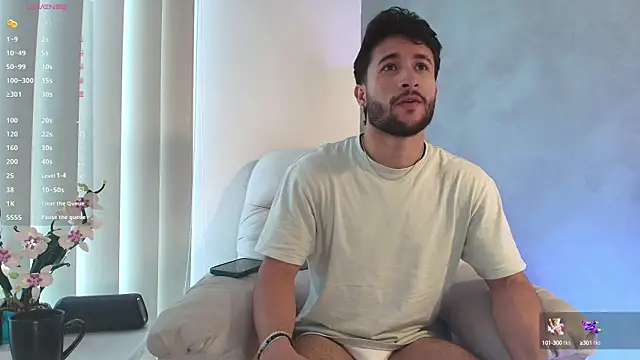 Snapshot of Valentinoford chatting on 02/18/25, 07:41 Valentinoford online show from 02/18/25, 07:41