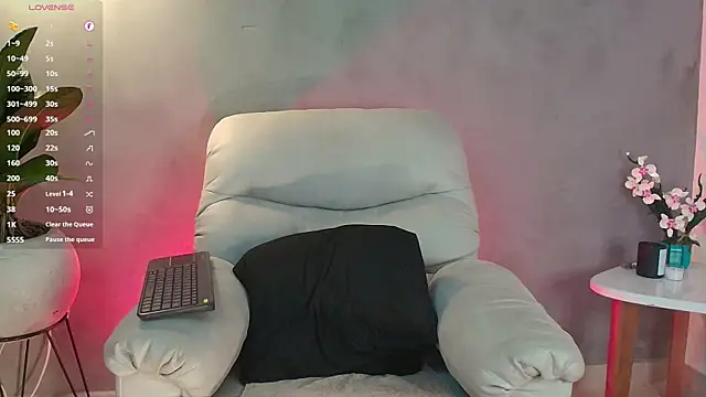 Snapshot of Valentinoford chatting on 02/28/25, 03:15 Valentinoford online show from 02/28/25, 03:15