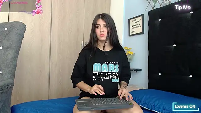 evatits 1 online show from 11/30/25, 01:59