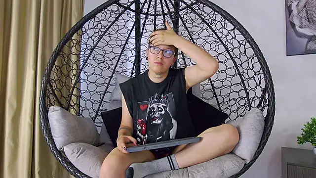 alex noa online show from 03/02/26, 07:21