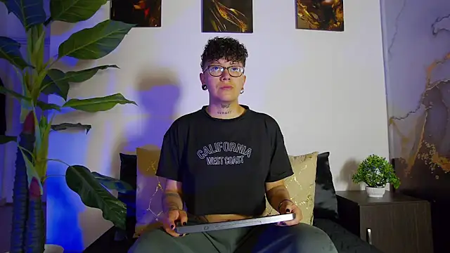 alex noa online show from 04/04/26, 05:32