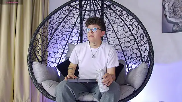alex noa online show from 05/15/26, 03:24