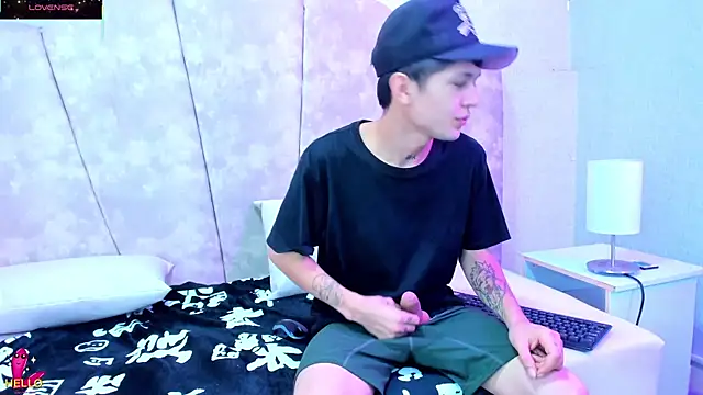 kendalltaylorr online show from 03/12/25, 03:02