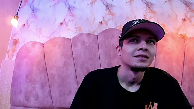 kendalltaylorr online show from 10/15/25, 12:05