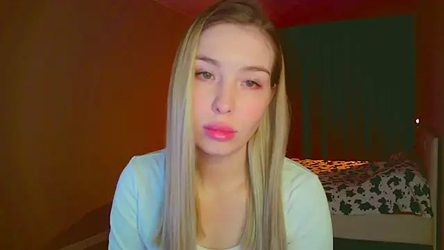 Snapshot of mia_raspberrie chatting on 02/06/25, 02:22 mia raspberrie online show from 02/06/25, 02:22