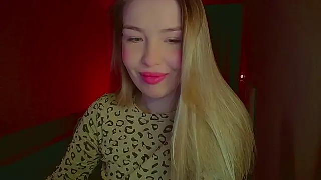 Snapshot of mia_raspberrie chatting on 03/17/25, 07:15 mia raspberrie online show from 03/17/25, 07:15