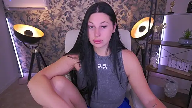 Snapshot of ArianaDarkk chatting on 07/17/26, 06:42 ArianaDarkk online show from 07/17/26, 06:42