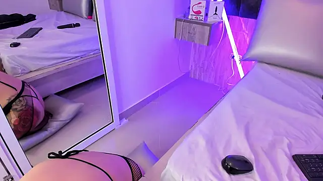 Charlotte Myers online show from 02/13/25, 05:44