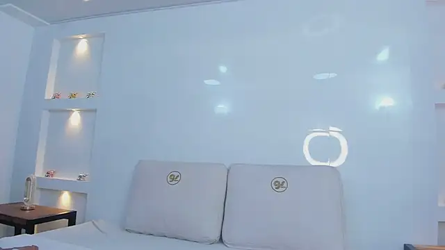 Snapshot of Dalia-Prada chatting on 06/18/26, 04:35 Dalia-Prada online show from 06/18/26, 04:35