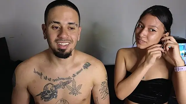 Snapshot of tony_and_sophia chatting on 06/18/26, 02:01 tony and sophia online show from 06/18/26, 02:01