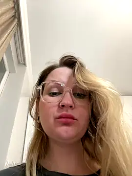 Teya moon  online show from 12/14/25, 11:20