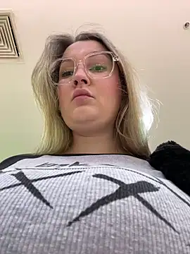 Teya moon  online show from 02/22/26, 12:04