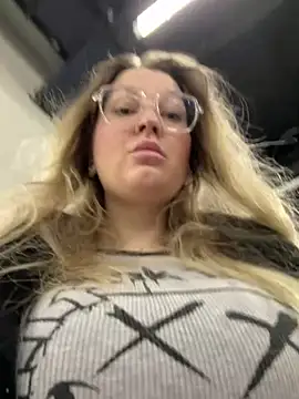 Teya moon  online show from 03/06/26, 09:50