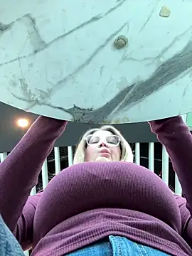 Teya moon  online show from 04/10/26, 12:54