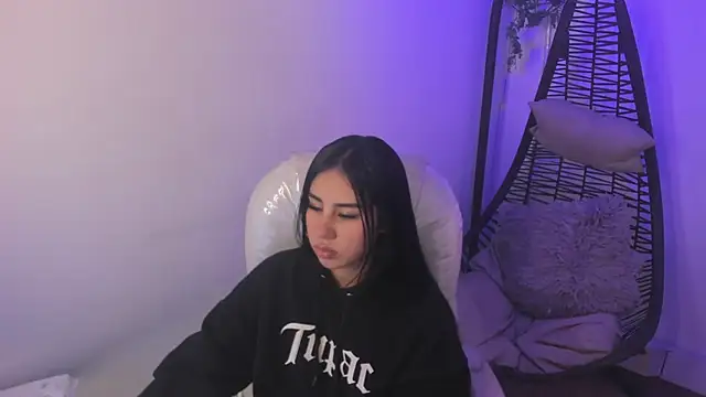 Chanttall  online show from 11/22/25, 05:39