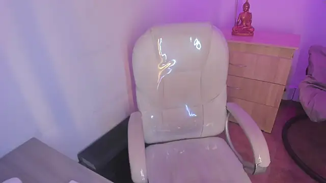 Chanttall  online show from 12/16/25, 05:34