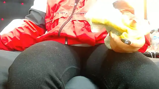 Snapshot of hairy_pussywet chatting on 12/10/24, 07:11 hairy pussywet online show from 12/10/24, 07:11