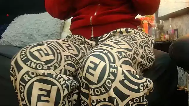 Snapshot of hairy_pussywet chatting on 12/19/24, 07:07 hairy pussywet online show from 12/19/24, 07:07