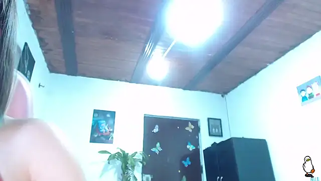 Snapshot of littleangel1_m chatting on 05/26/26, 09:44 littleangel1 m online show from 05/26/26, 09:44