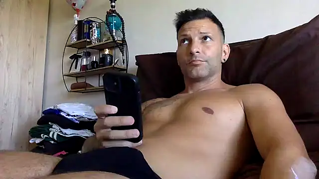 Snapshot of goroasroma90 chatting on 06/09/26, 11:00 goroasroma90 online show from 06/09/26, 11:00