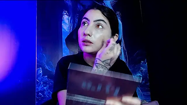 Snapshot of sophy_rock chatting on 02/02/26, 12:59 sophy rock online show from 02/02/26, 12:59