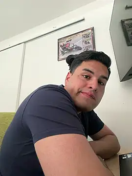 BigmanLatam online show from 04/14/26, 02:12