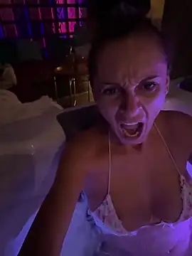 therealbeverlycious online show from 10/24/25, 10:44