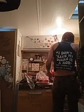 whitetrashdirtyslut online show from 05/22/26, 02:01