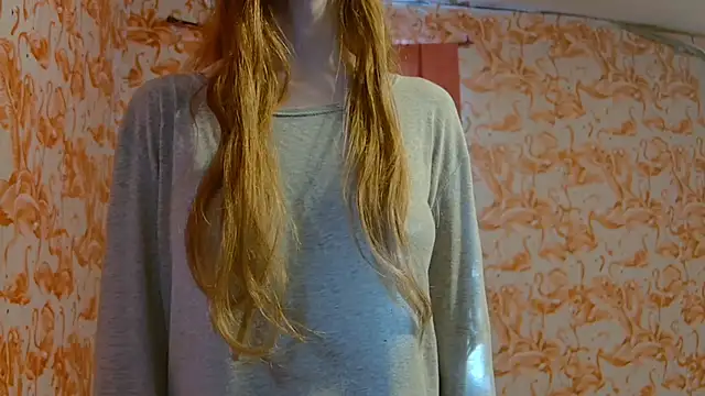 strawberrysmoothie online show from 11/04/25, 08:41