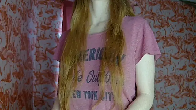 Snapshot of strawberrysmoothie chatting on 06/20/26, 06:22 strawberrysmoothie online show from 06/20/26, 06:22