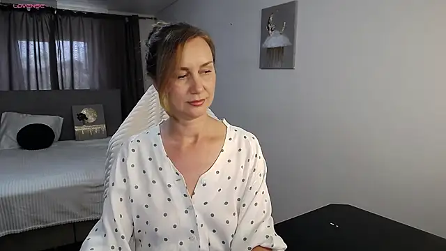 Vanessa Nowak online show from 05/20/26, 11:49