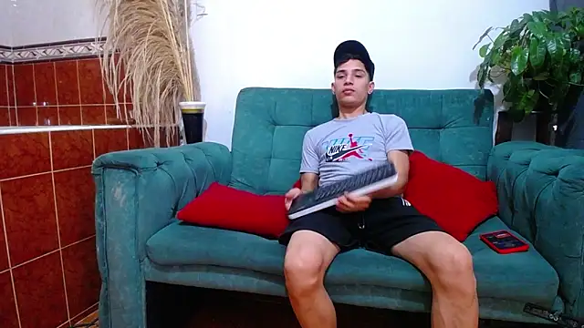 Leon hot X online show from 02/07/25, 06:56