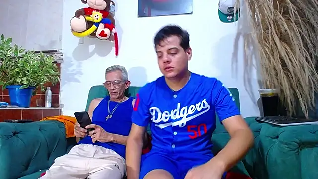 Leon hot X online show from 02/22/25, 09:26