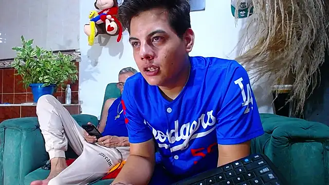 Leon hot X online show from 02/23/25, 07:22