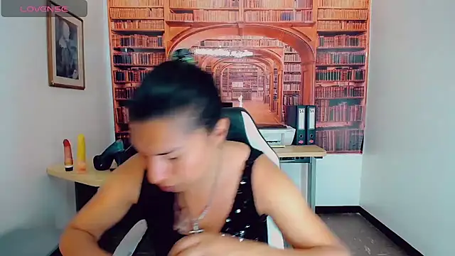 Snapshot of khiara_moretti chatting on 12/12/24, 07:26 khiara moretti online show from 12/12/24, 07:26