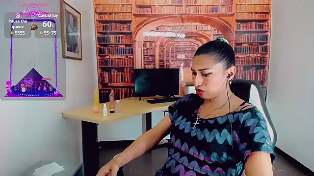 Snapshot of khiara_moretti chatting on 12/17/24, 10:32 khiara moretti online show from 12/17/24, 10:32