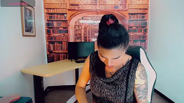 Snapshot of khiara_moretti chatting on 03/03/25, 07:49 khiara moretti online show from 03/03/25, 07:49