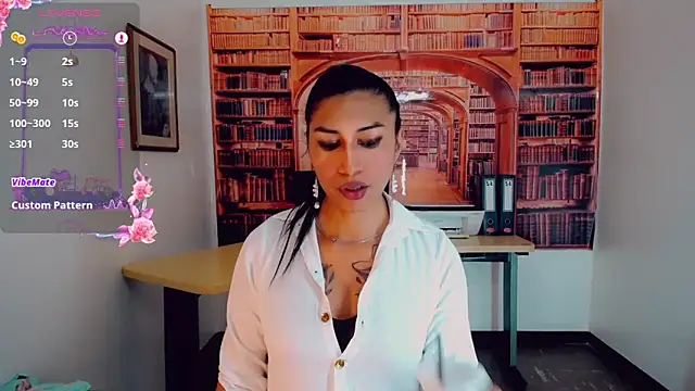 Snapshot of khiara_moretti chatting on 03/13/25, 10:43 khiara moretti online show from 03/13/25, 10:43