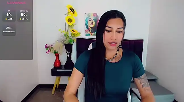 Snapshot of khiara_moretti chatting on 03/22/25, 05:41 khiara moretti online show from 03/22/25, 05:41