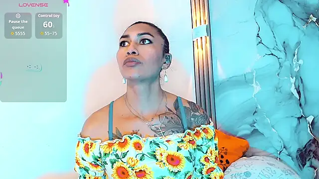 khiara moretti online show from 11/24/25, 11:21