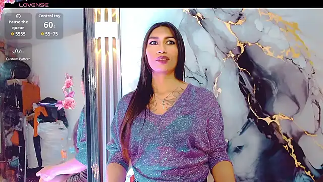 khiara moretti online show from 12/15/25, 11:58