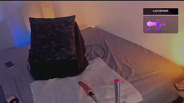 Elizabeth johnson online show from 09/14/25, 08:41