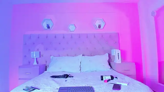 Agathaargent  online show from 12/29/24, 06:03