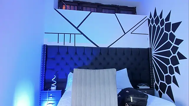 Agathaargent  online show from 03/19/25, 04:47