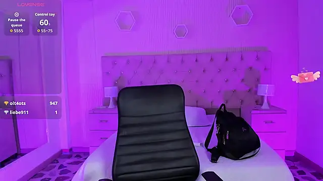 Agathaargent  online show from 01/18/26, 12:58