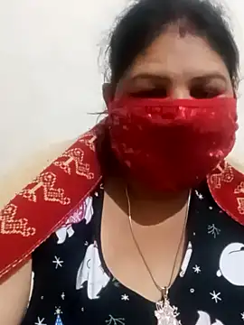 Snapshot of Shoni__ chatting on 12/27/24, 04:32 Shoni online show from 12/27/24, 04:32