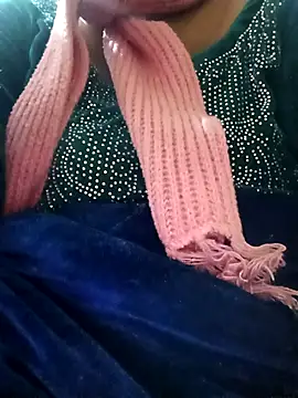 Snapshot of Shoni__ chatting on 12/20/25, 04:19 Shoni online show from 12/20/25, 04:19