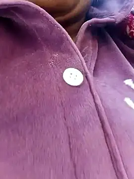 Snapshot of Shoni__ chatting on 01/08/26, 09:11 Shoni online show from 01/08/26, 09:11