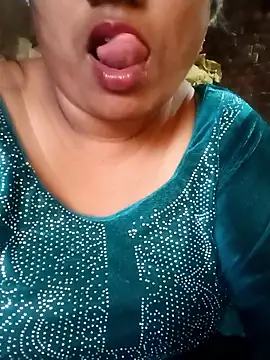 Snapshot of Shoni__ chatting on 01/11/26, 11:59 Shoni online show from 01/11/26, 11:59