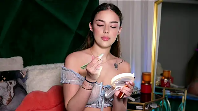 ScarletColes online show from 04/02/26, 12:19